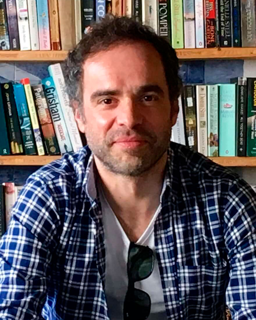 Read more about the article Alexandre Borges: «A poesia deve reclamar de volta o papel de sedução, de comunicação imediata com o seu auditório»